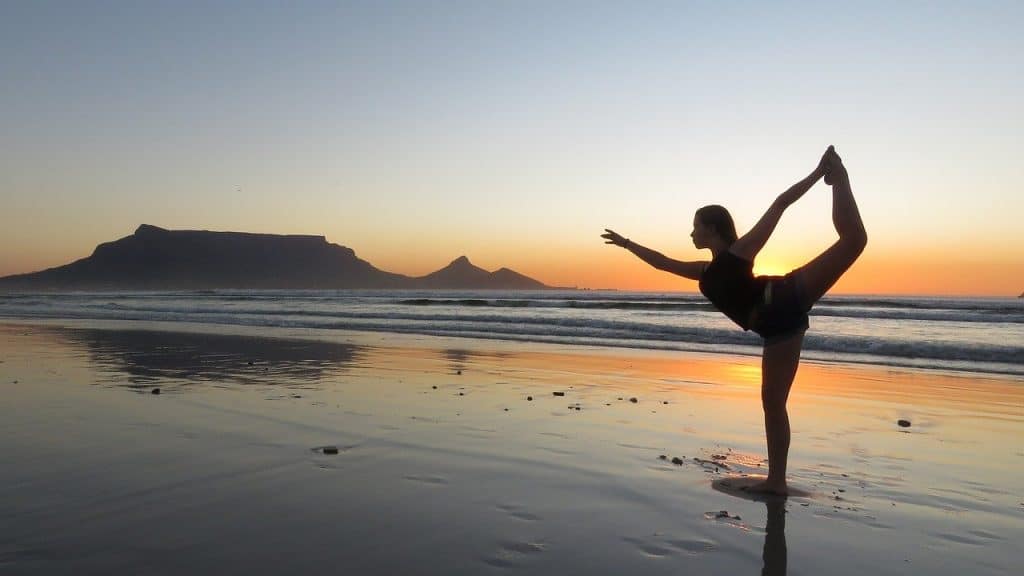 yoga-on the go-yoga-at-the-beach