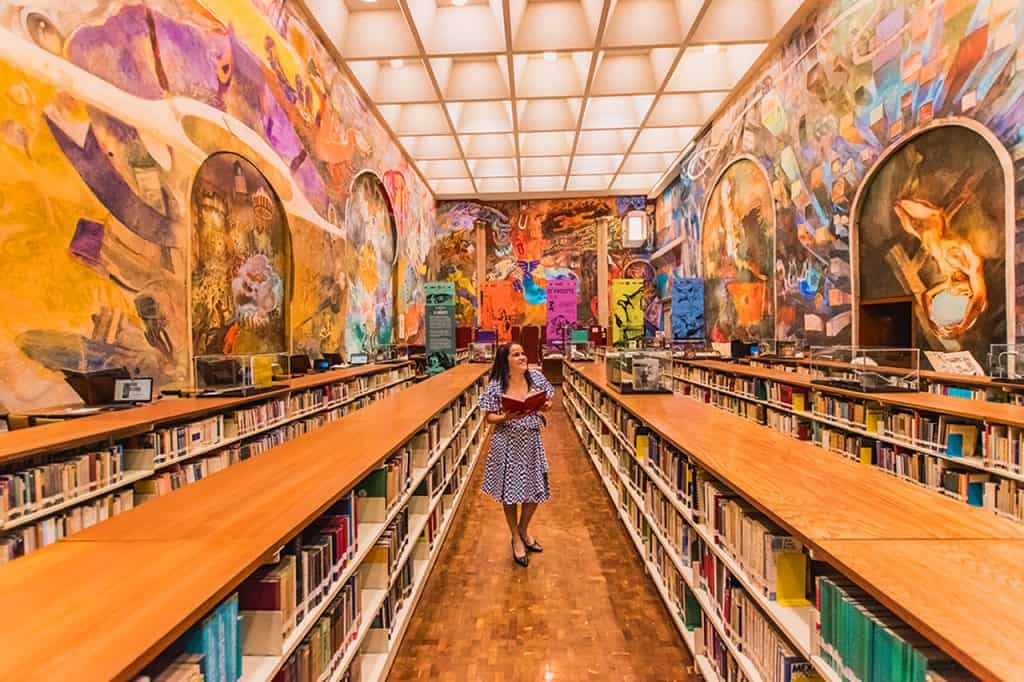 Dreams in Heels - Off the beaten path Library Mexico City Travel