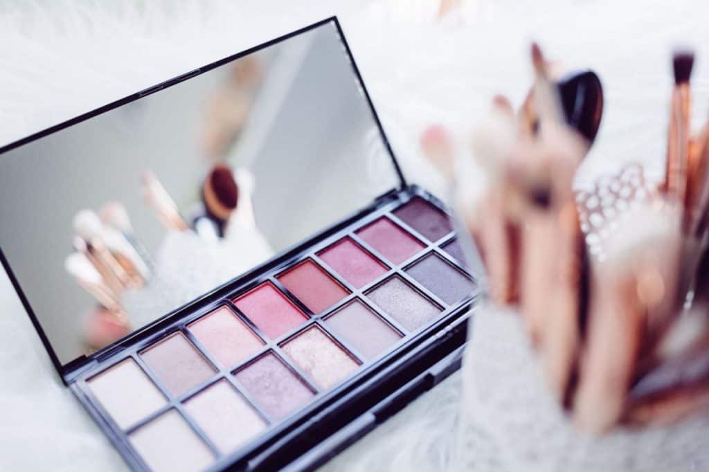 remove make up