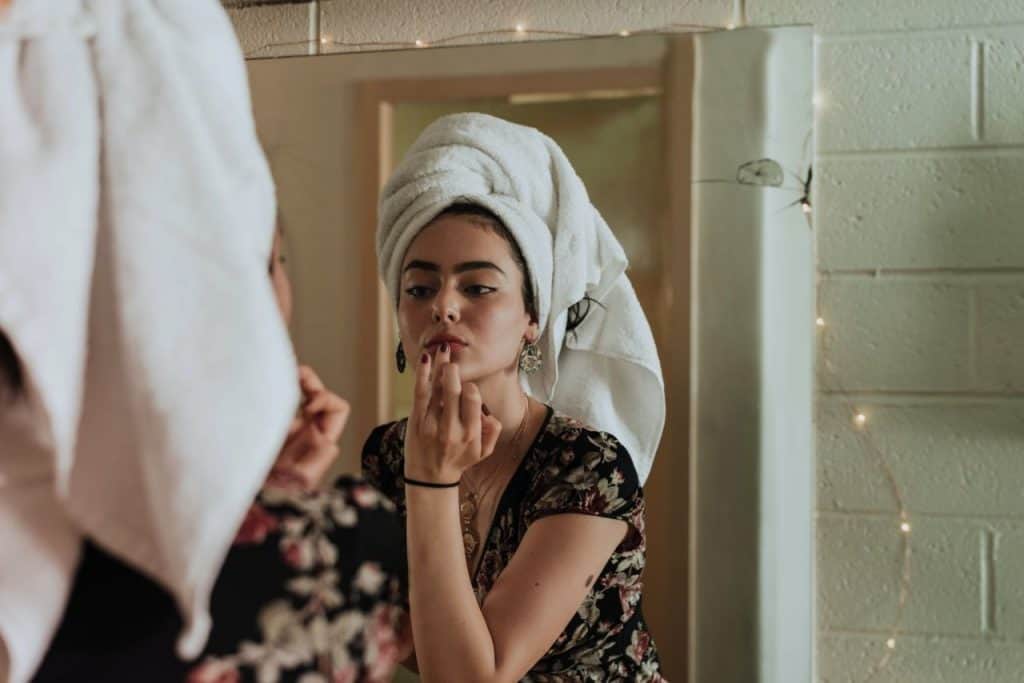 travel skin care tips - tips on looking after your skin when on vacation
