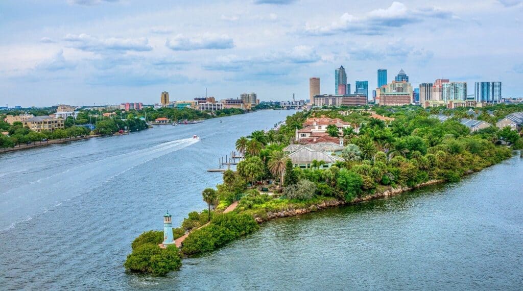 Best Outdoor Dining Spots in Tampa