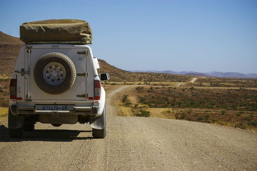 adventure-travel-girl