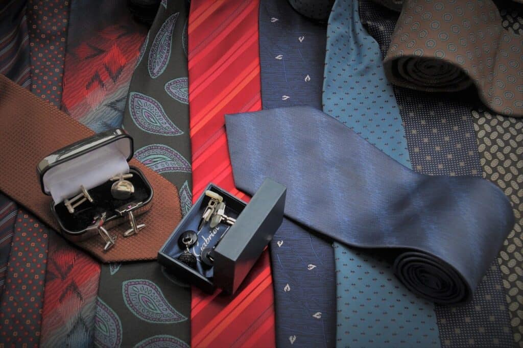 scarves-men-wardrobe-essentials