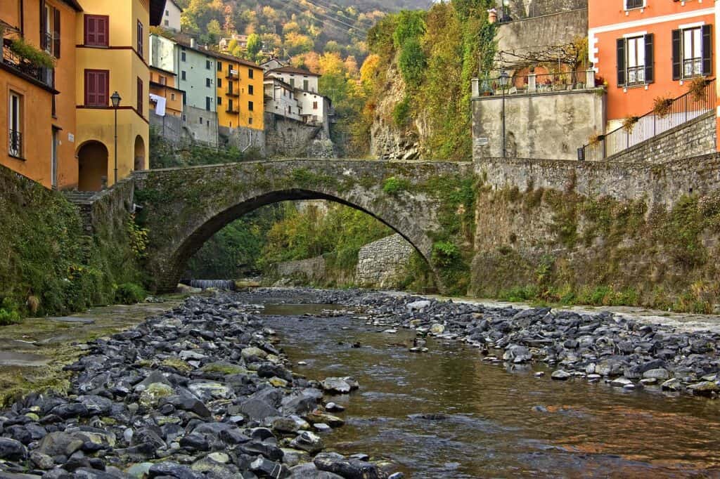 lake-como-itinerary-lakeside-small-villages