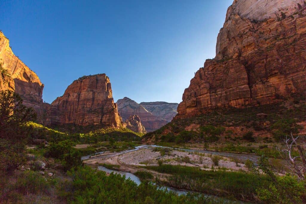 angels-landing-Zion-National-Park