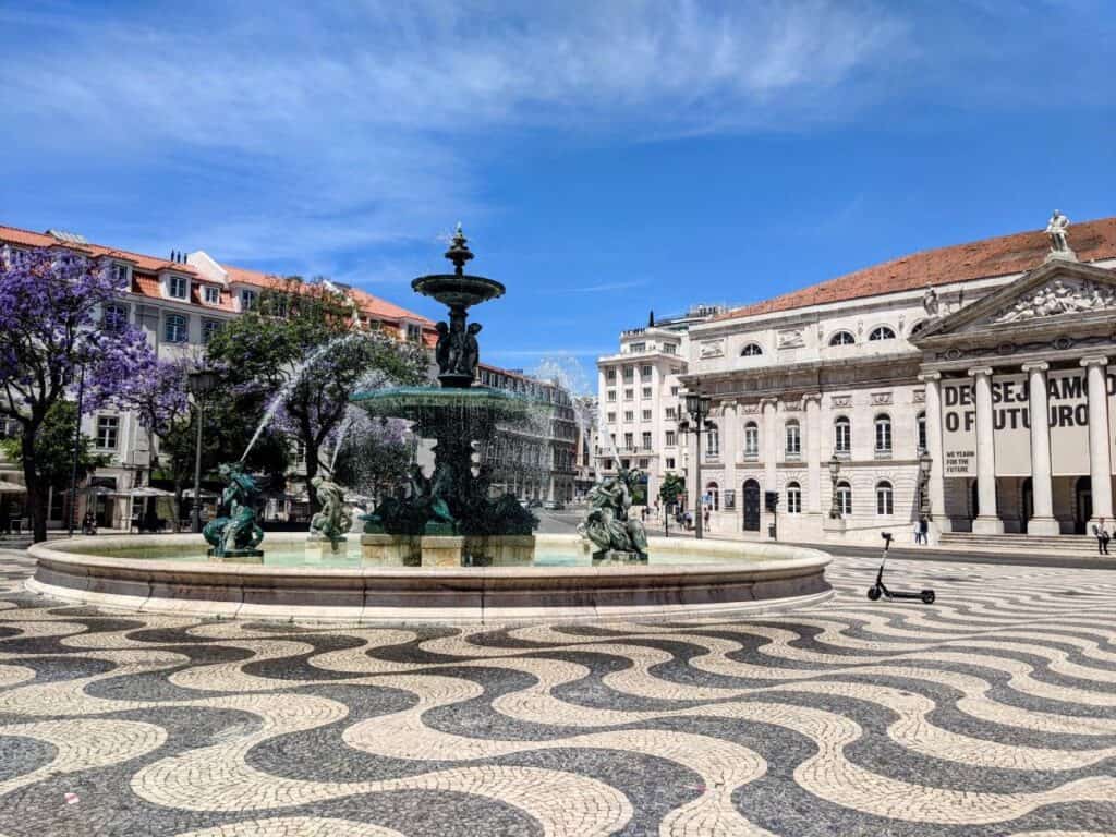 how to move to portugal from the usa