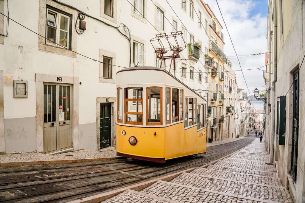 lisbon-travel-moving-to-portugal