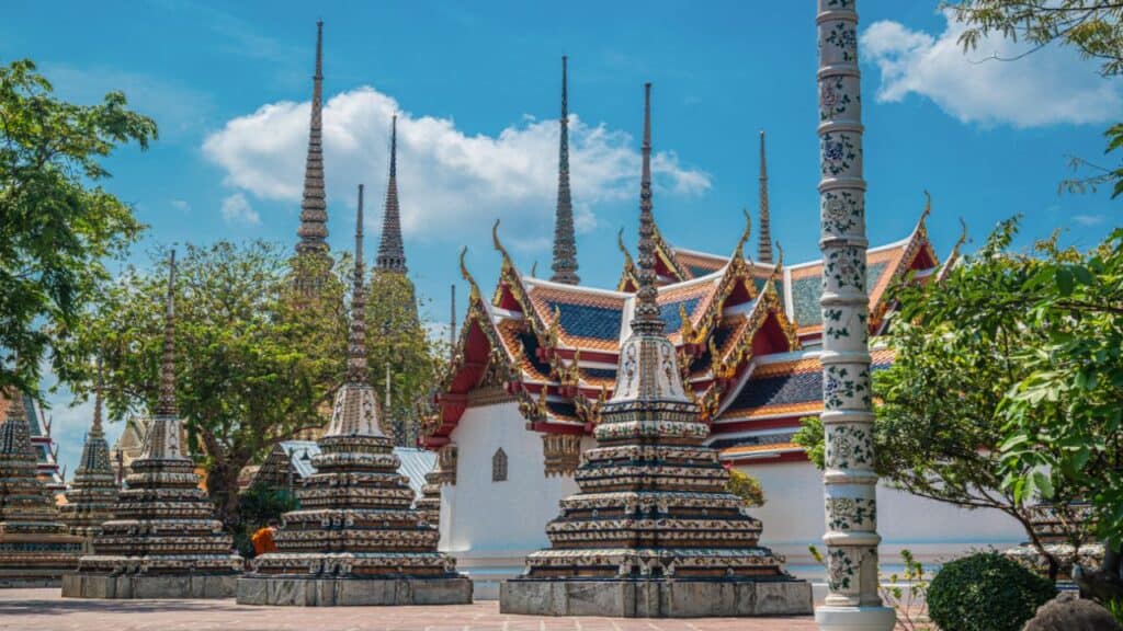 chedis and blue sky - wat. pho - bangkok