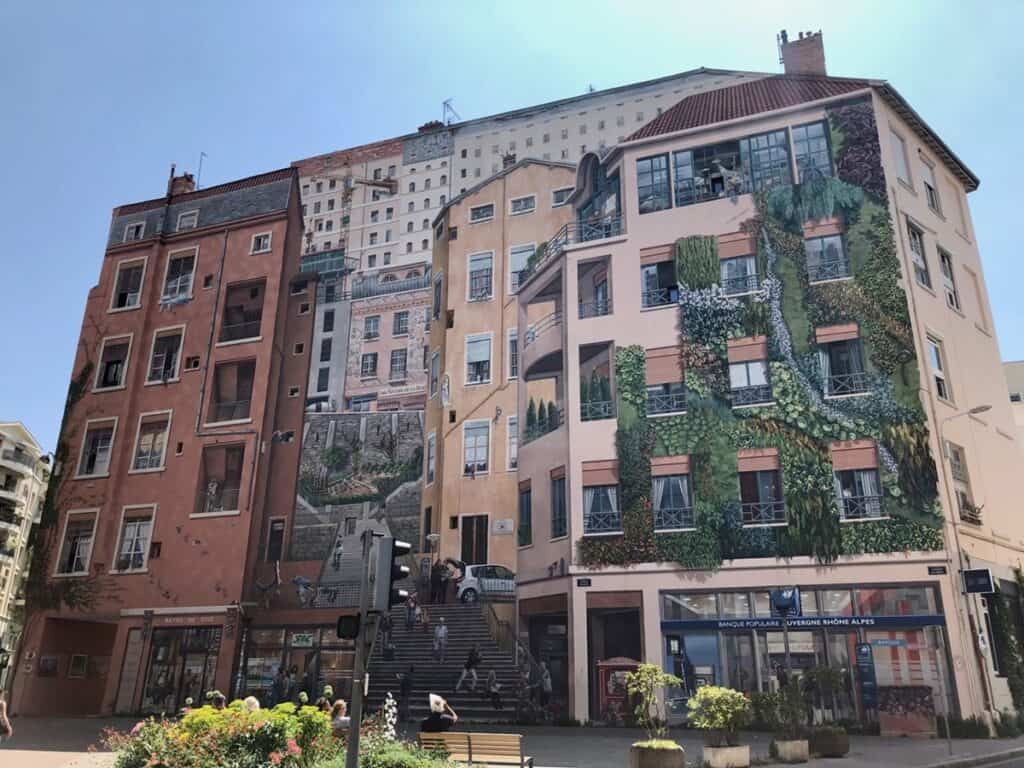 lyon-mur-des-canuts-best-french-cities-to-visit